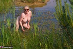 SpeedyBee. Playing In The Lake Free Pic 14
