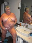 Grandma Libby. Bathroom Free Pic 3