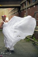. Wedding Dress Free Pic 3