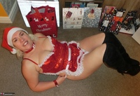Barby. Merry Christmas Free Pic 3