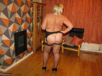 Chrissy UK. Showing My Bumps Pt2 Free Pic 9