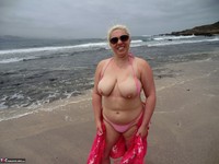 Barby. Life's A Beach Free Pic 5