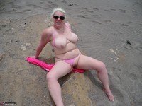 Barby. Life's A Beach Free Pic 11