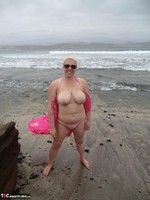 Barby. Life's A Beach Free Pic 17