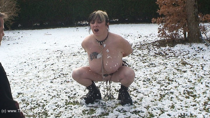 MaryBitch - BDSM Session In The Snow Pt1