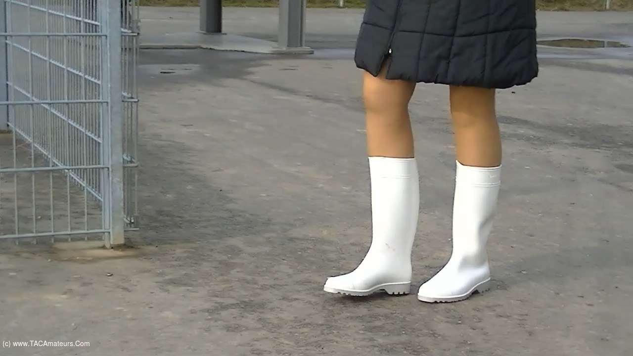AngelEyes - White Rubber Boots Outside scene 1
